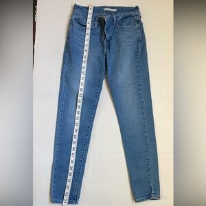 Levi's Women’s Skinny Jeans in Medium Blue Wash